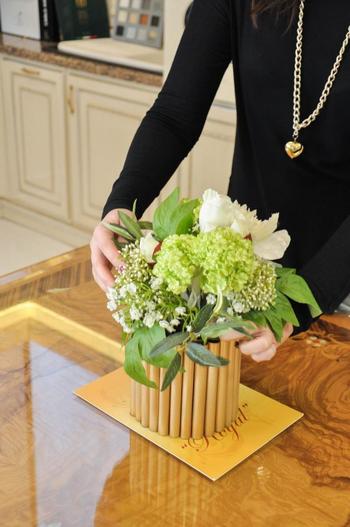 Кашпо из старых газет